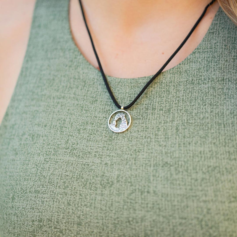The Arch Necklace